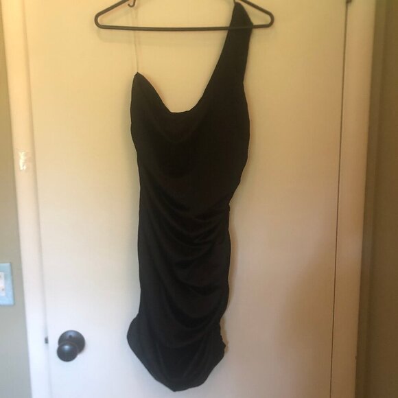 NWT Pretty LIttle Thing one shoulder ruched black dress sz 10 - Picture 9 of 9